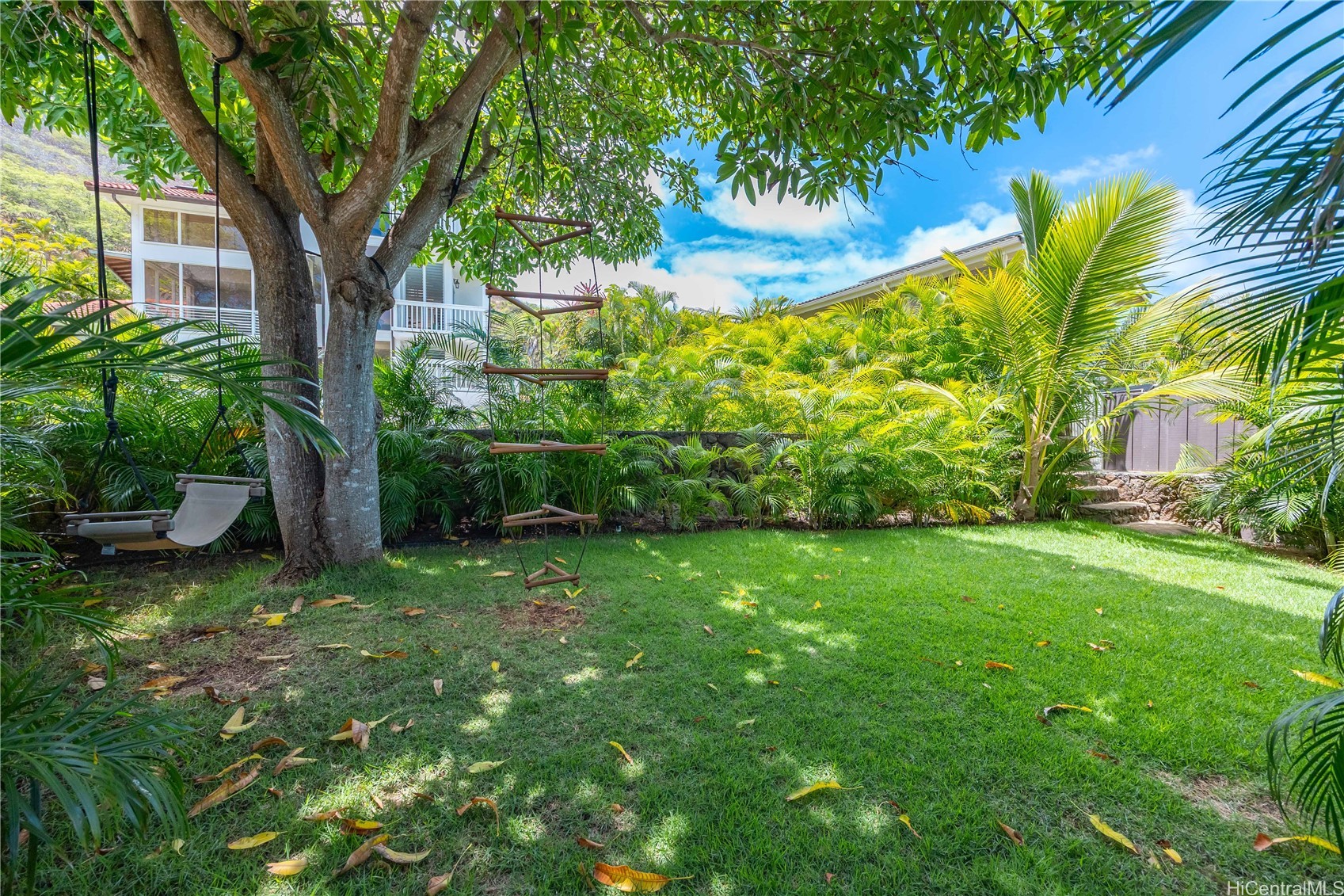 7421 Mokuhano Place