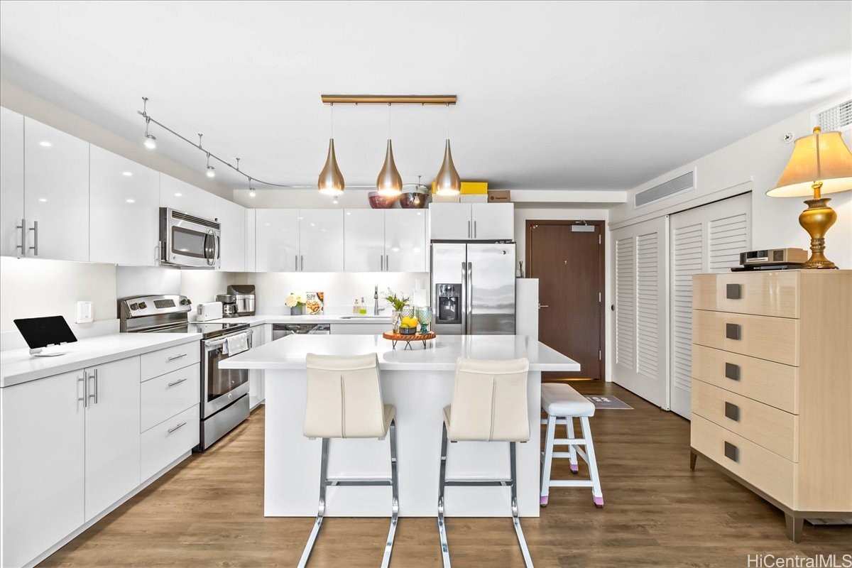 888 Kapiolani Boulevard 1512