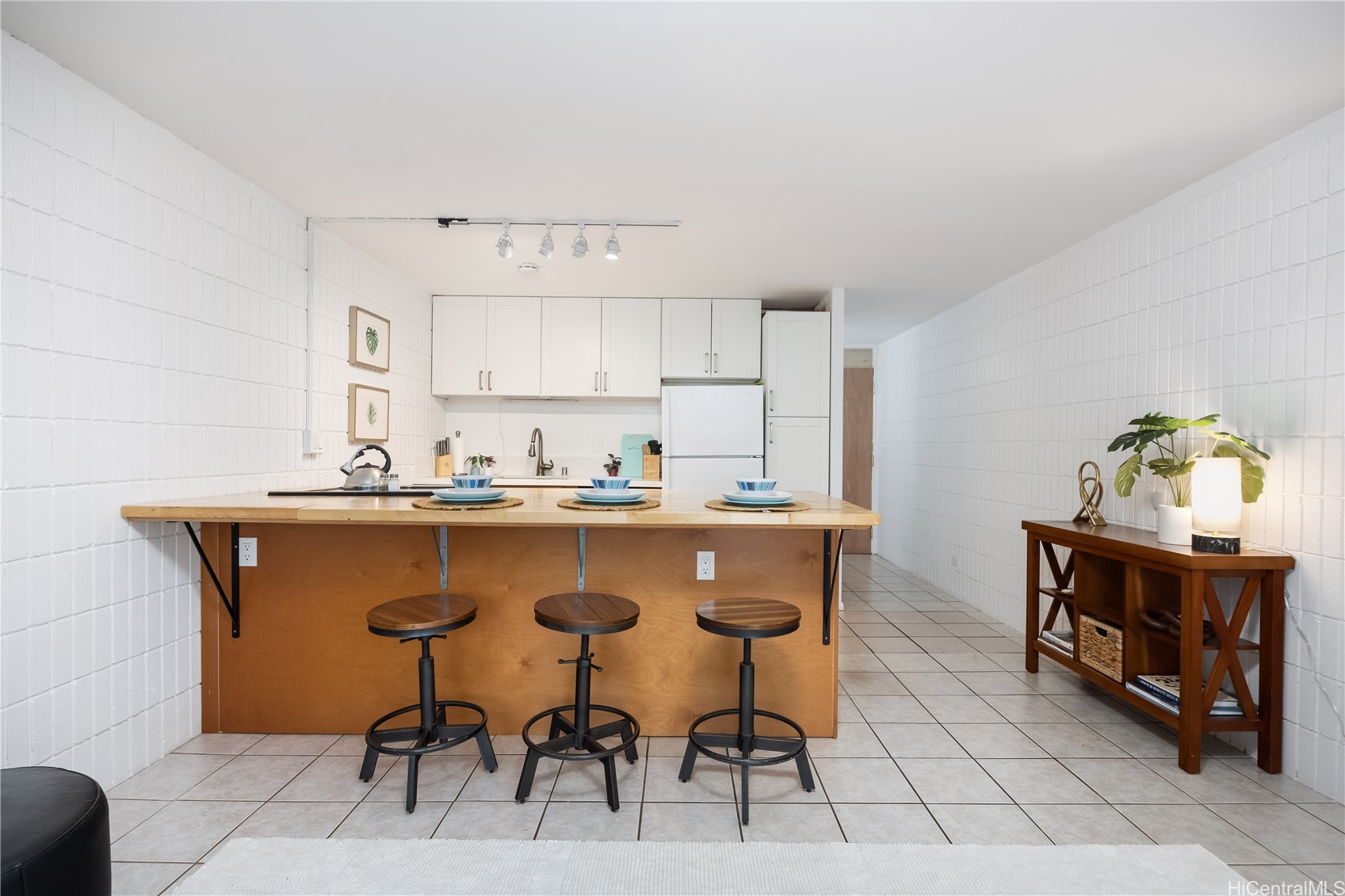 68-55 Akule Street 101