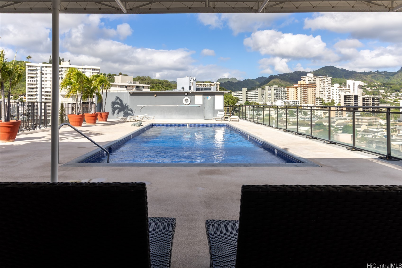 1415 Victoria Street 908