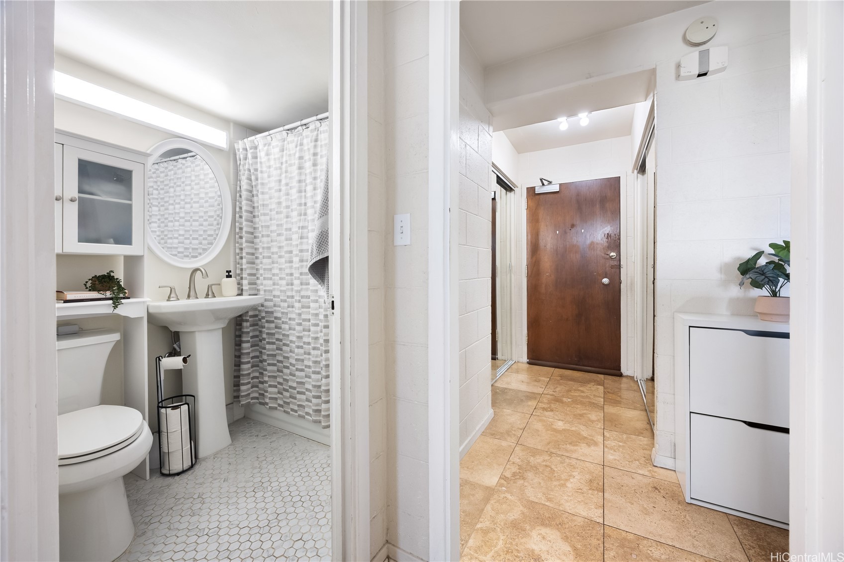 1415 Victoria Street 908