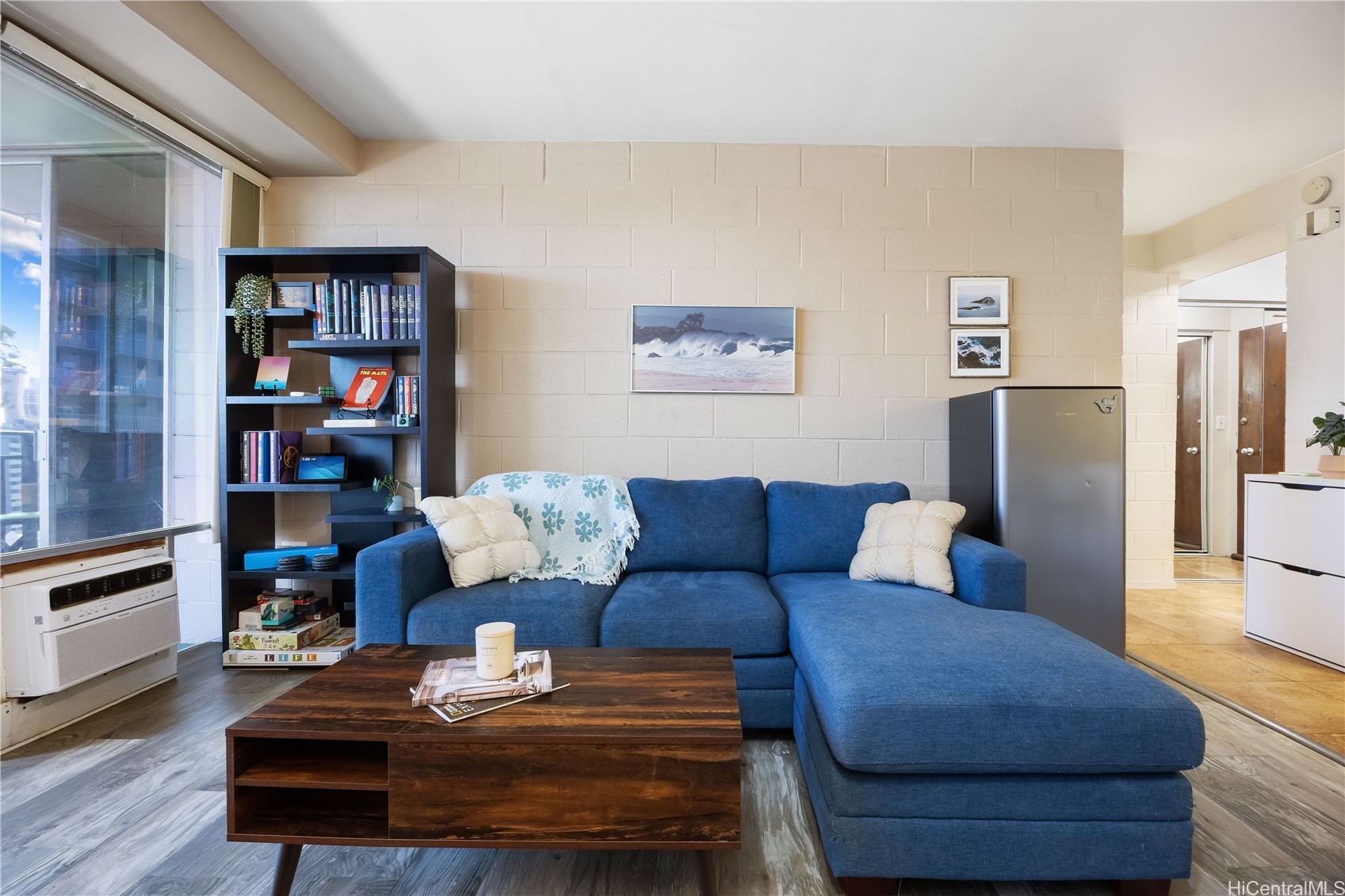 1415 Victoria Street 908