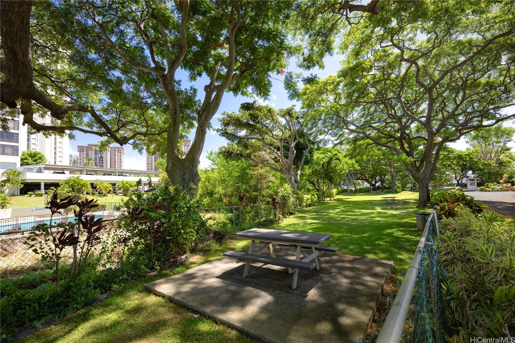 98-1032 Moanalua Road 3-305