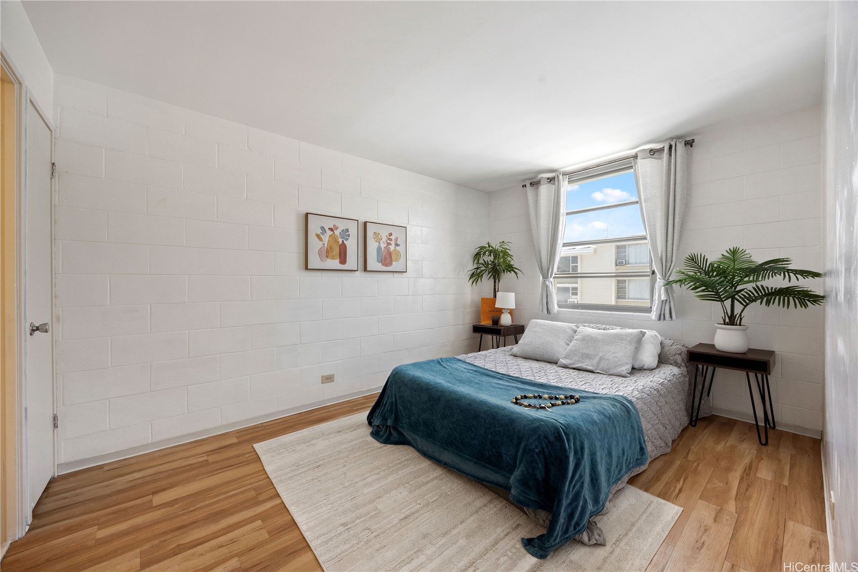 98-1032 Moanalua Road 3-305
