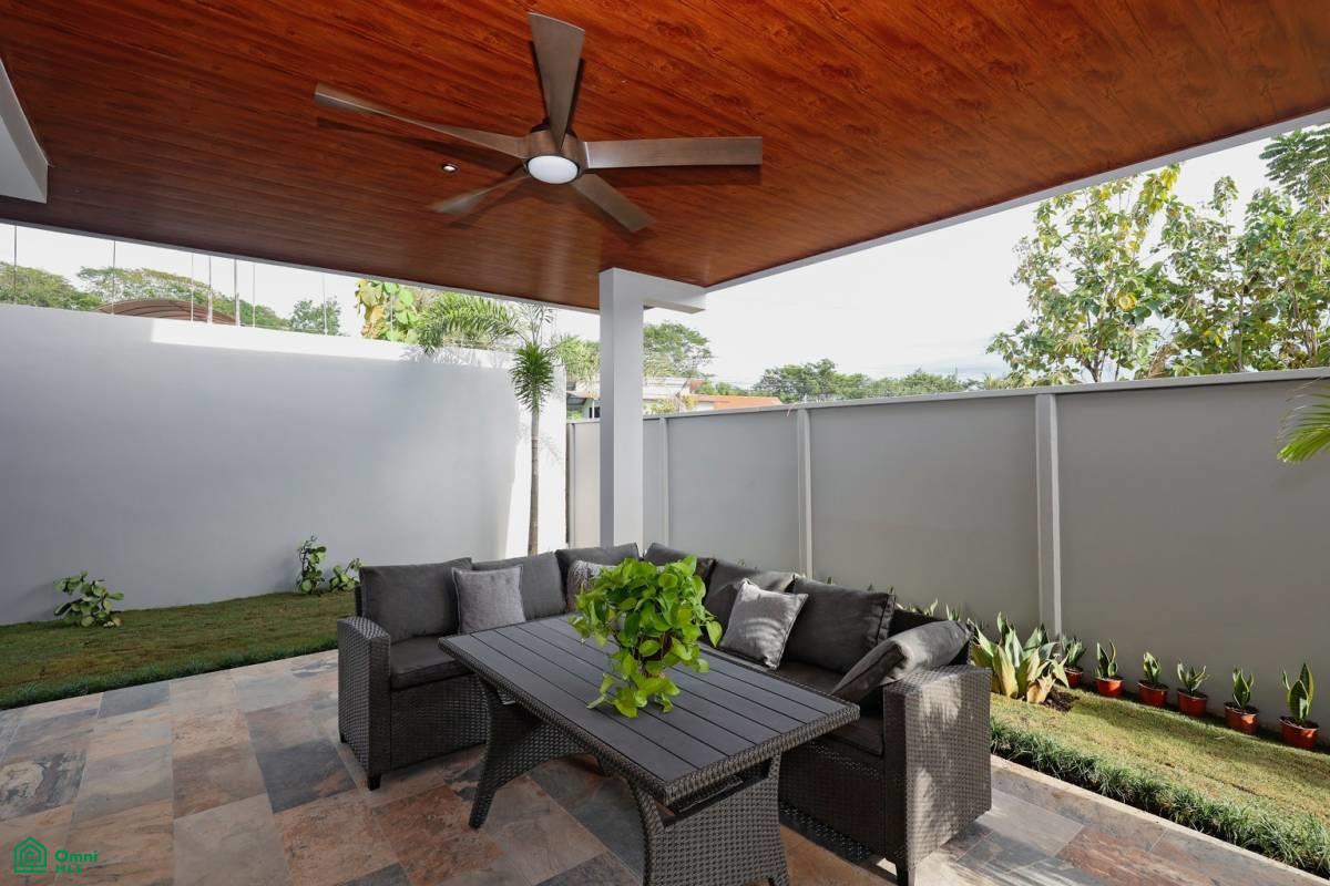 Modern 4BR Home with Private Pool | Walk to Whale Tail Beach