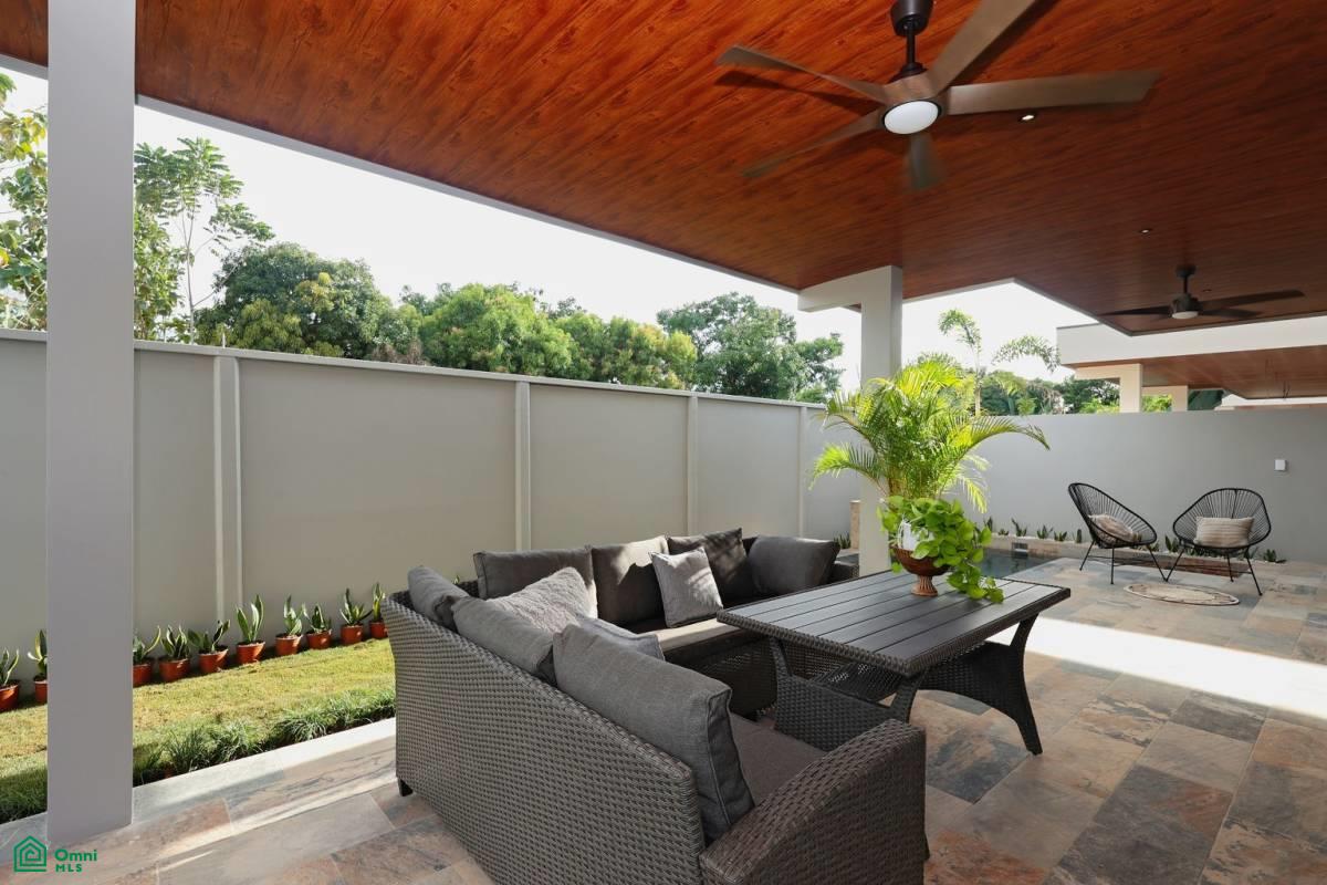 Modern 4BR Home with Private Pool | Walk to Whale Tail Beach
