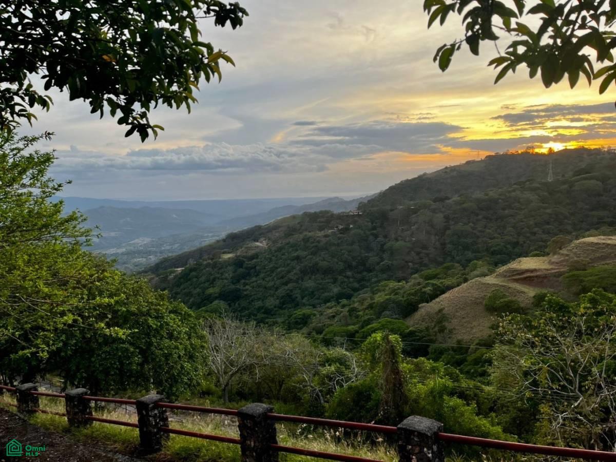 Prime Finca Vista Atenas, 123 Acres 