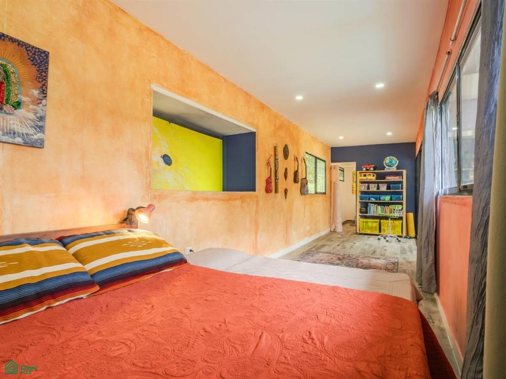 2.2-Acre Mixed-Use Property for Sale in Cinco Ventanas, South Pacific Costa Rica – Container Home, Legal Well & Buildable Terraces