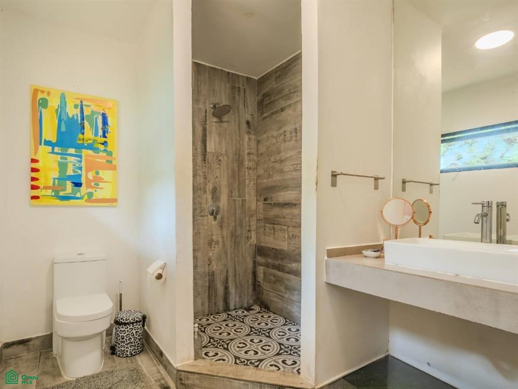 2.2-Acre Mixed-Use Property for Sale in Cinco Ventanas, South Pacific Costa Rica – Container Home, Legal Well & Buildable Terraces