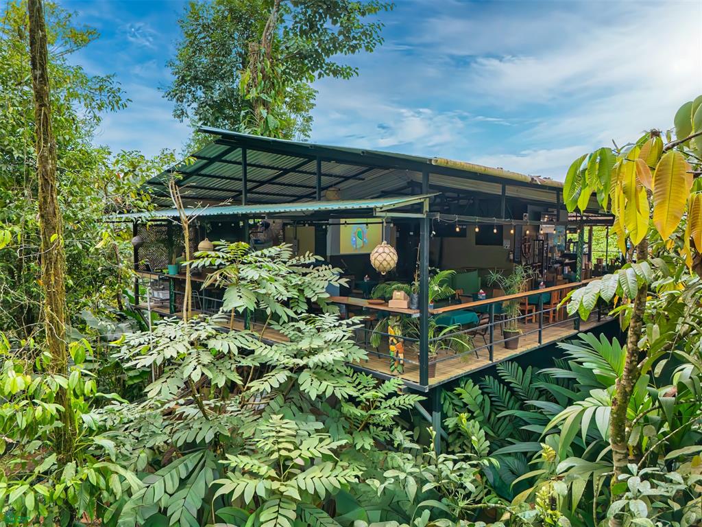 Marea Alta Restaurante | Turn-Key Restaurant for Sale with Land in Bahía Drake, Costa Rica