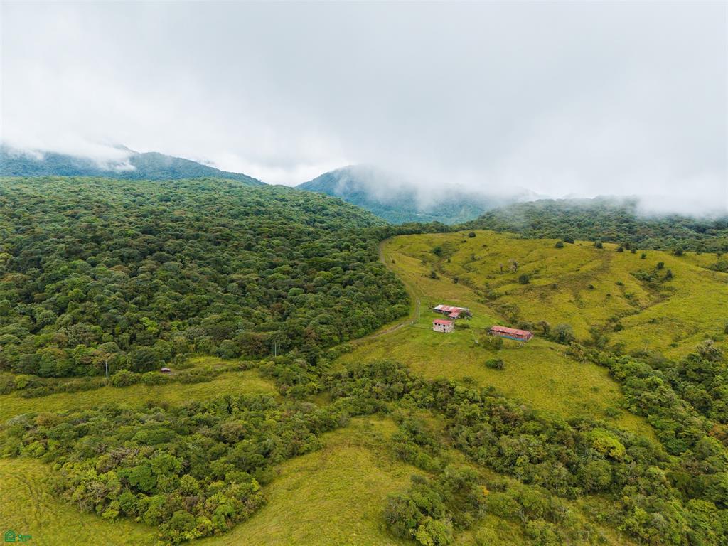 25-Acre Rainforest Conservation Property Next to Braulio Carrillo National Park – Volcano Views Near San José