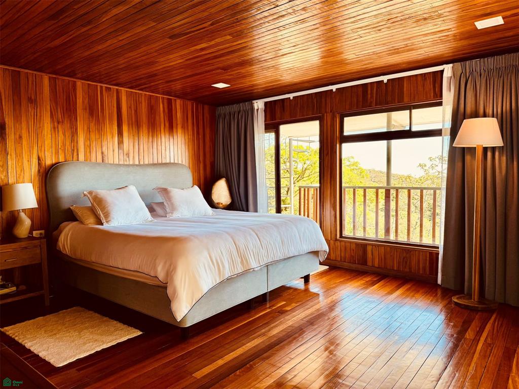 Eco Luxury Estate in Monteverde with Panoramic Gulf Views & Flat Land