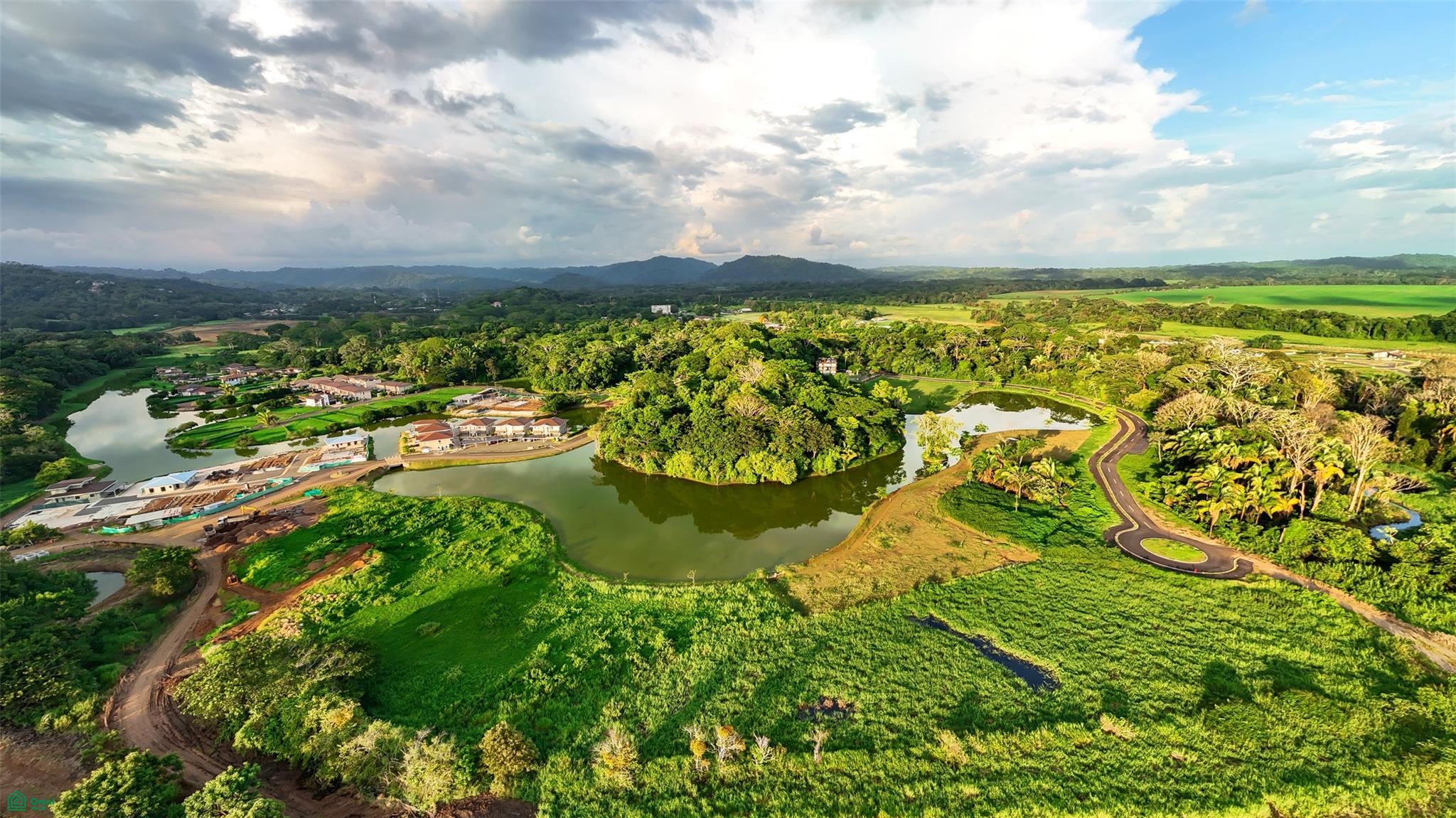 Bahia Azul- Luxury Lakefront Townhouses