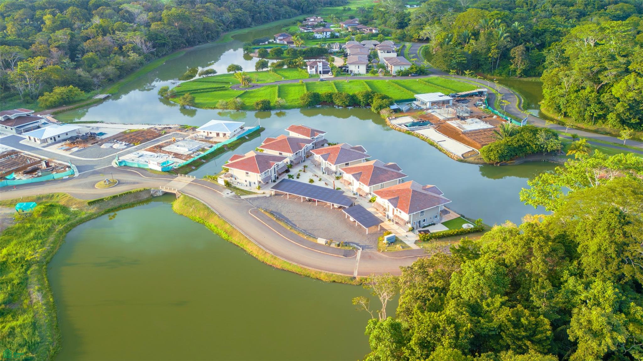 Bahia Azul- Luxury Lakefront Townhouses