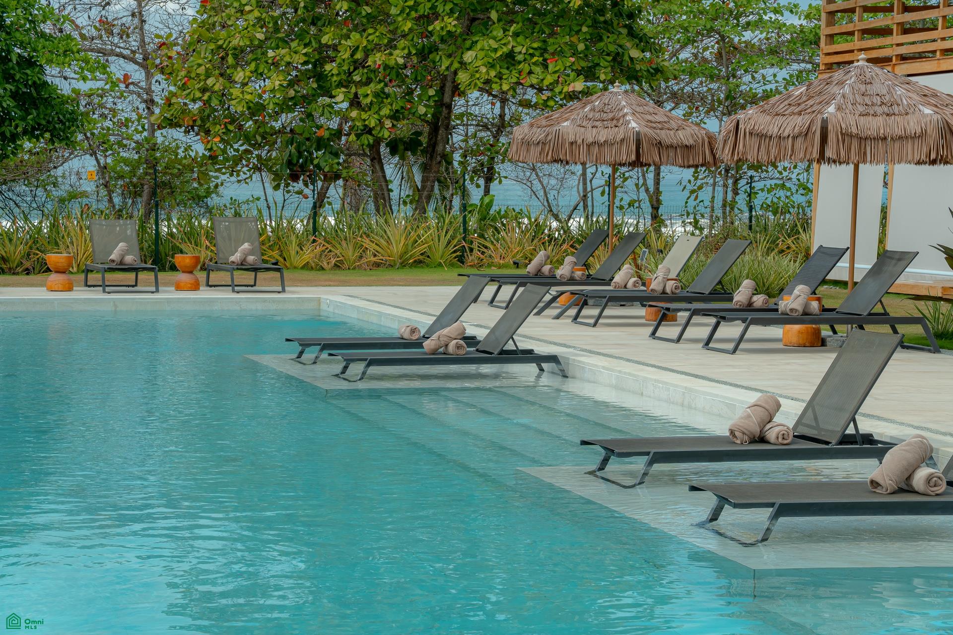 Bahia Azul- Luxury Lakefront Townhouses