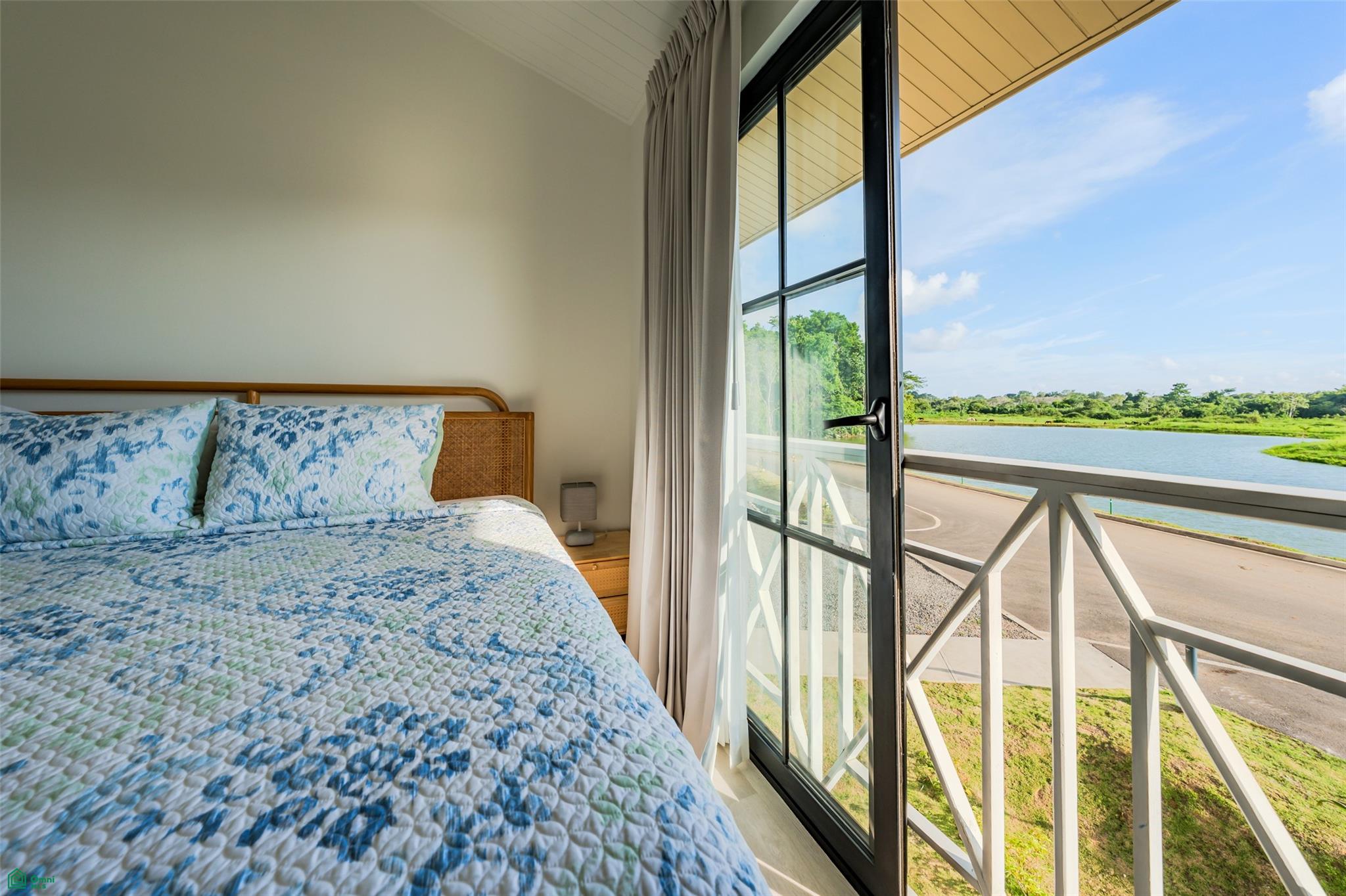 Bahia Azul- Luxury Lakefront Townhouses