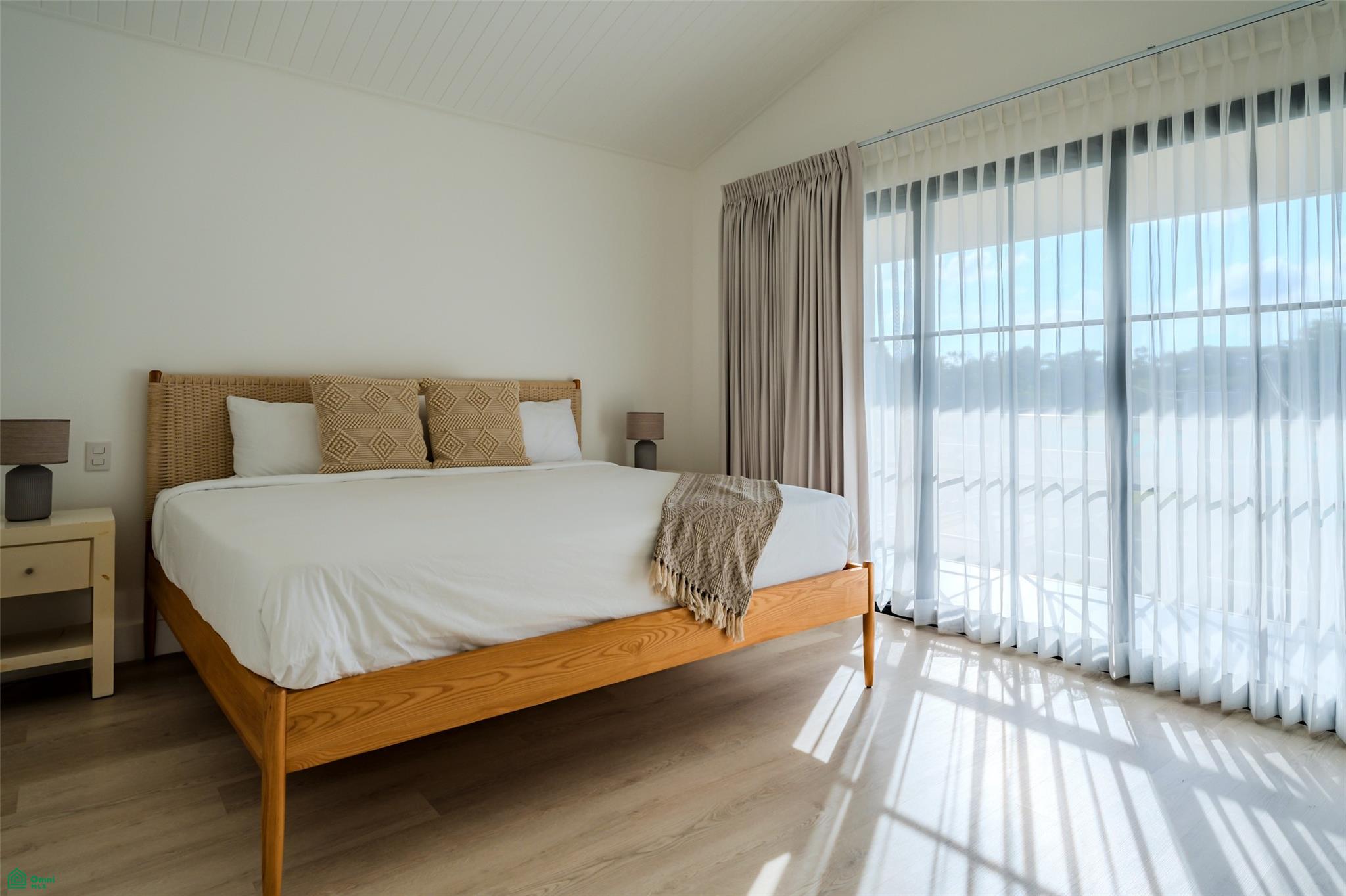 Bahia Azul- Luxury Lakefront Townhouses