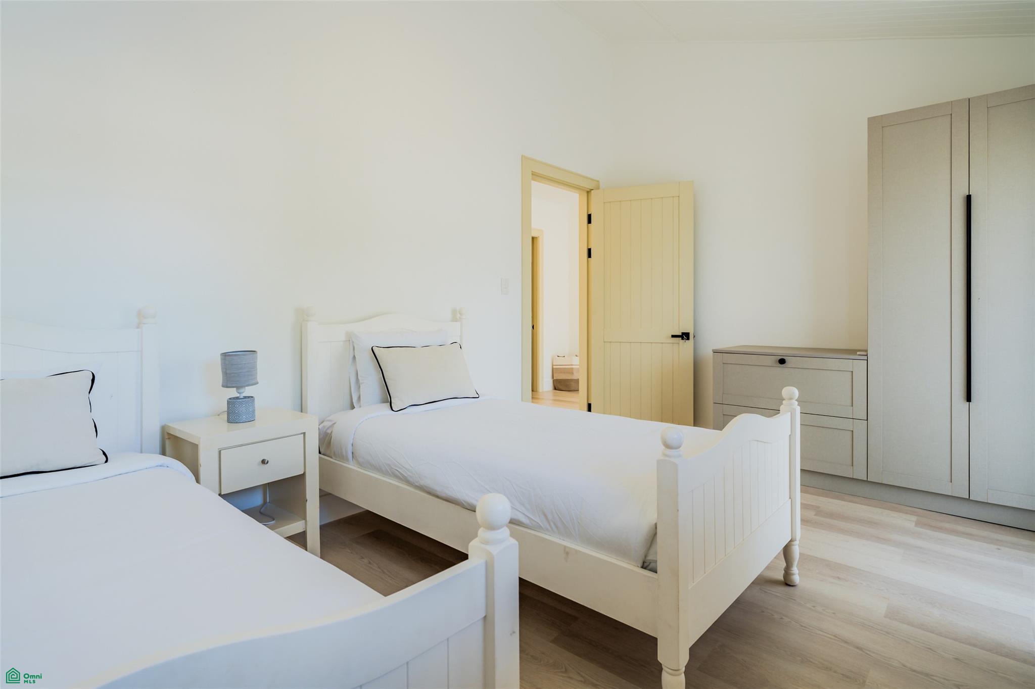 Bahia Azul- Luxury Lakefront Townhouses