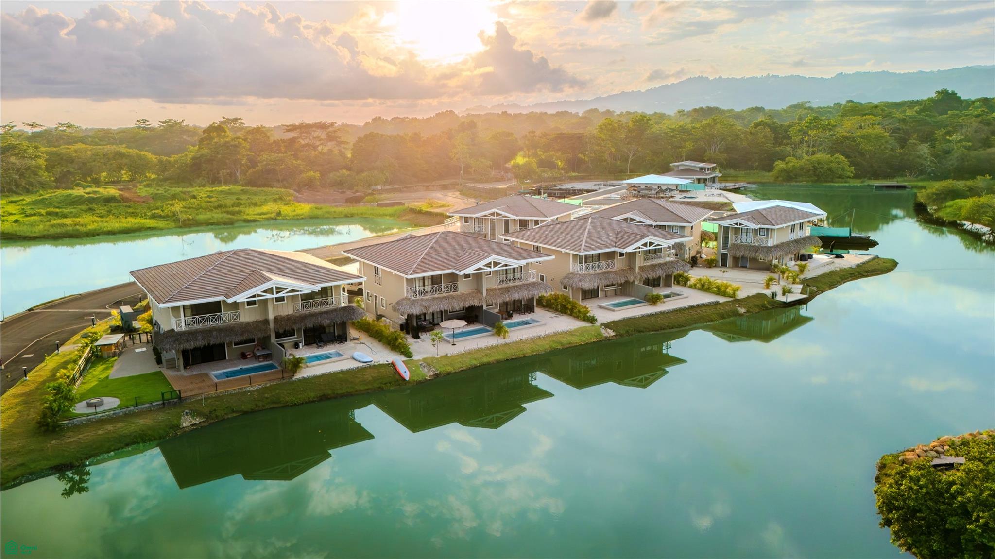 Bahia Azul- Luxury Lakefront Townhouses