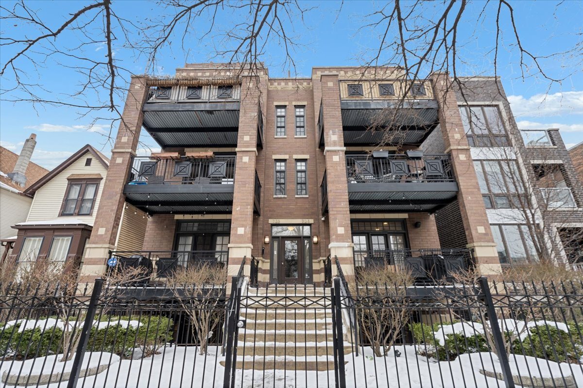 723 W Diversey Parkway Unit: 3E