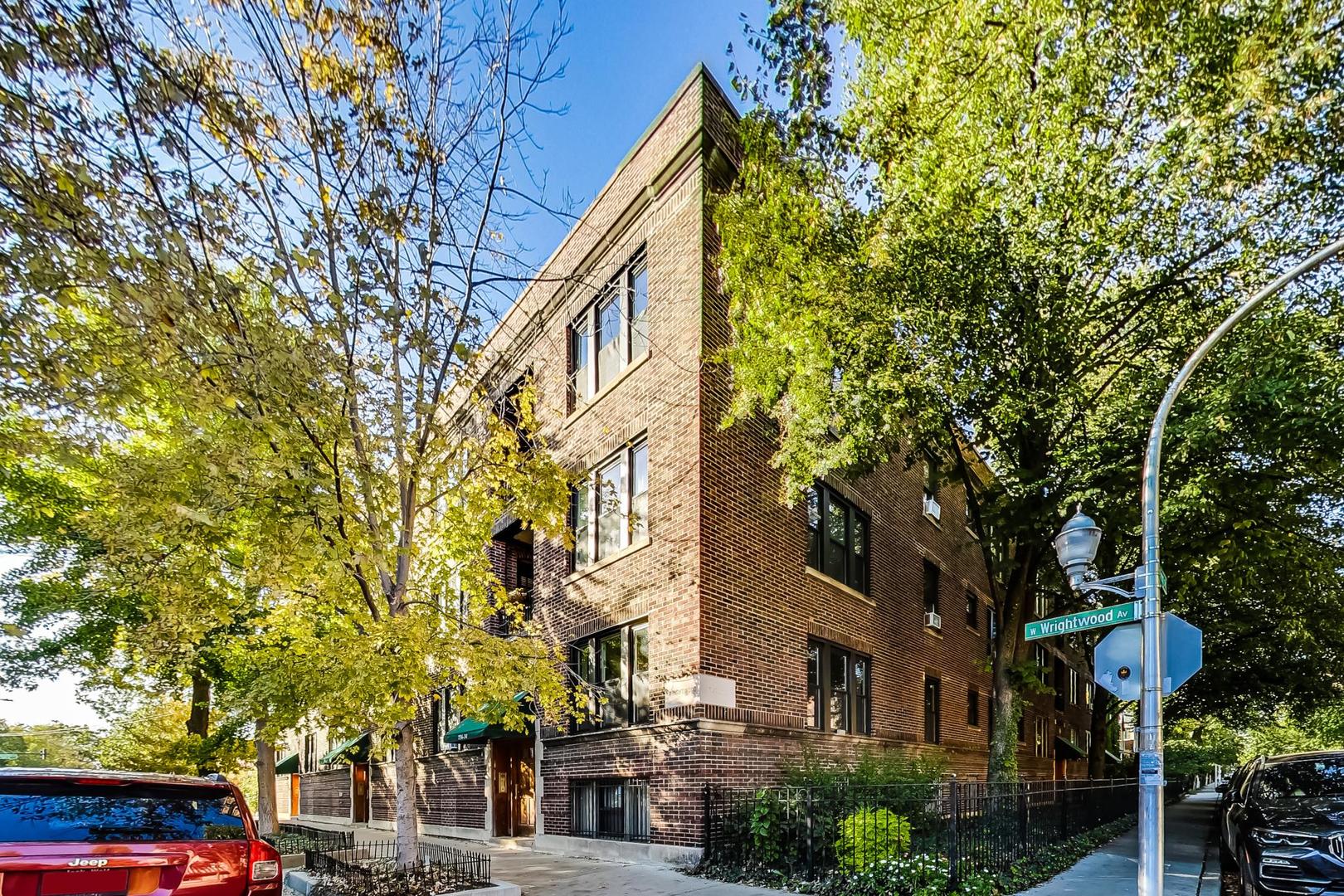 742 W Wrightwood Avenue Unit: 3