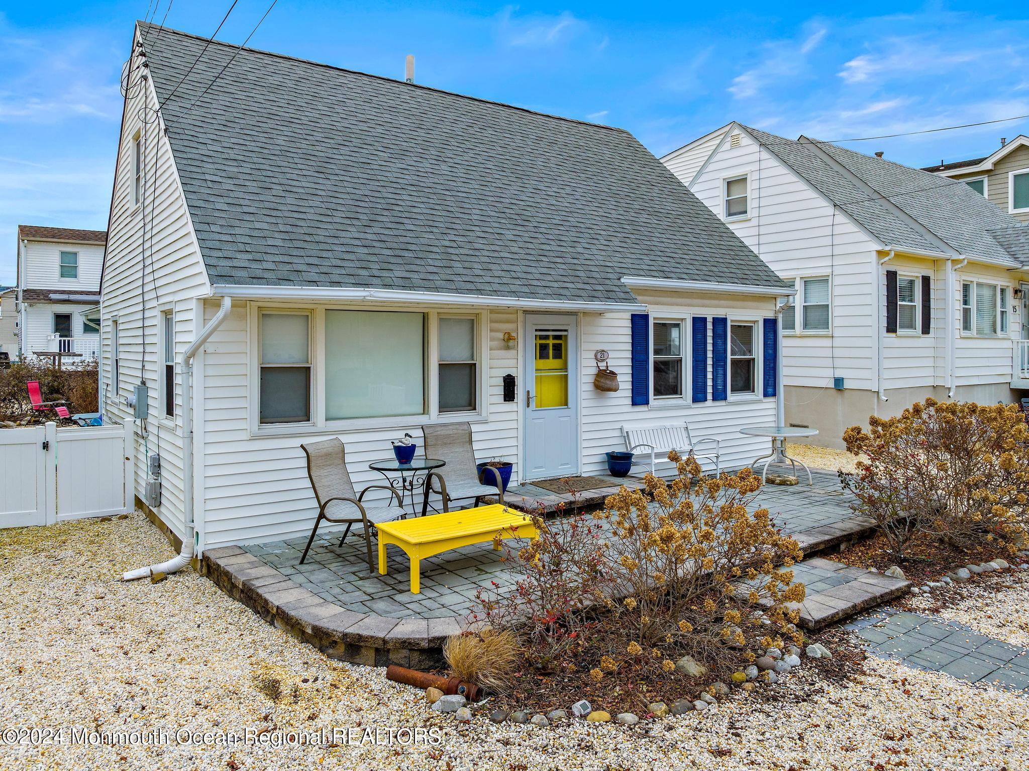 21 W Sailboat Lane
