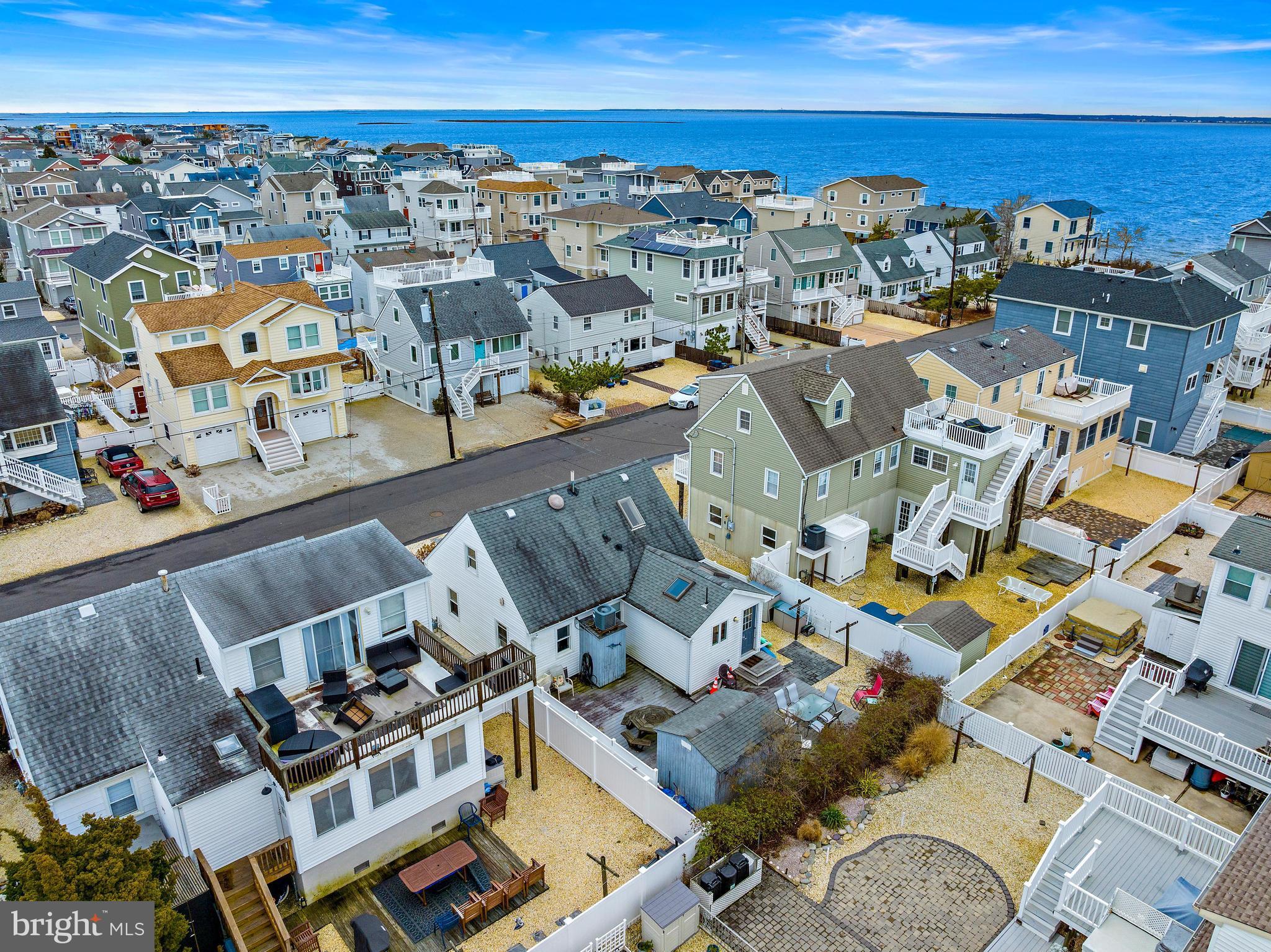 21 W SAIL BOAT LANE
