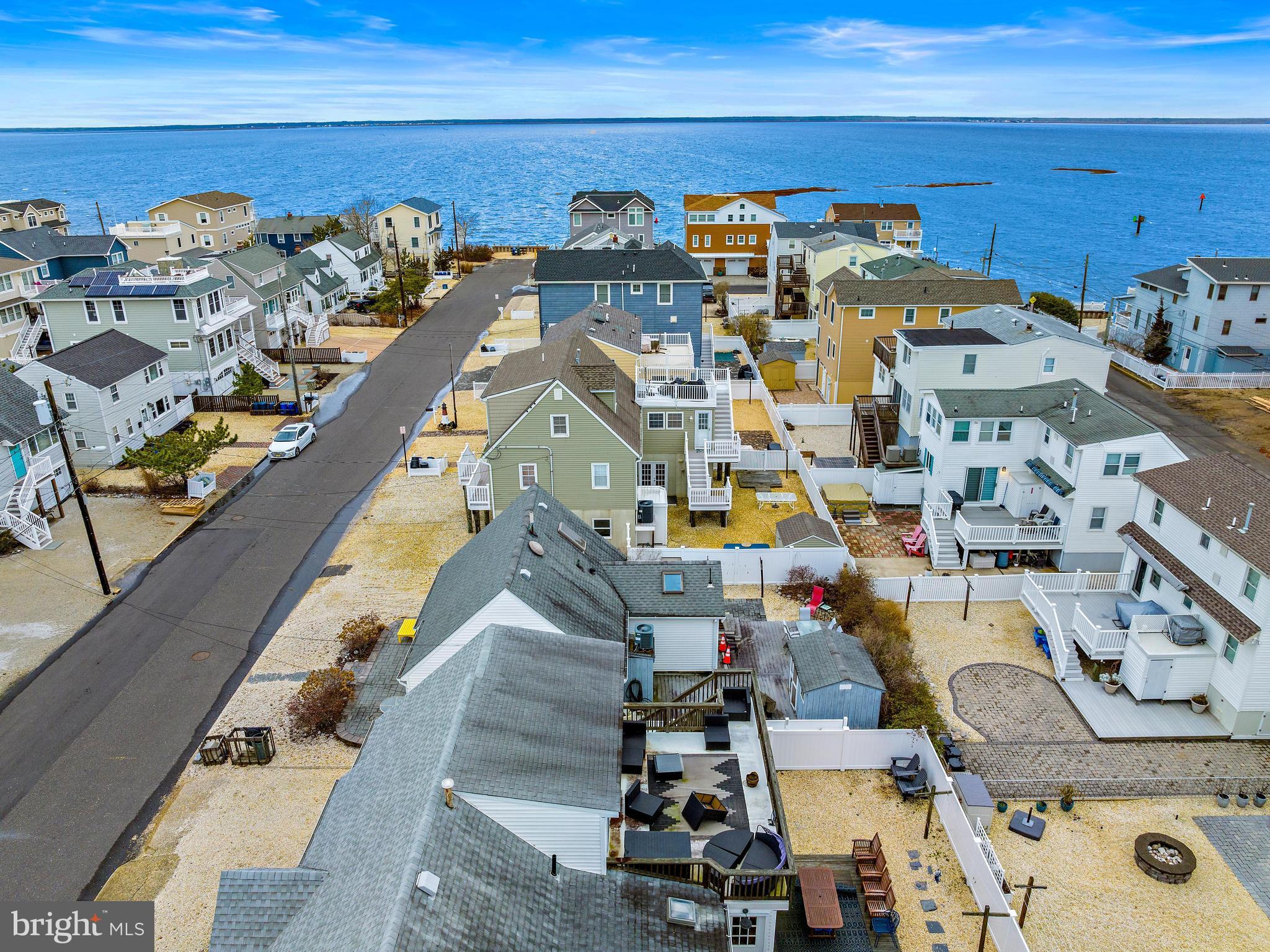 21 W SAIL BOAT LANE
