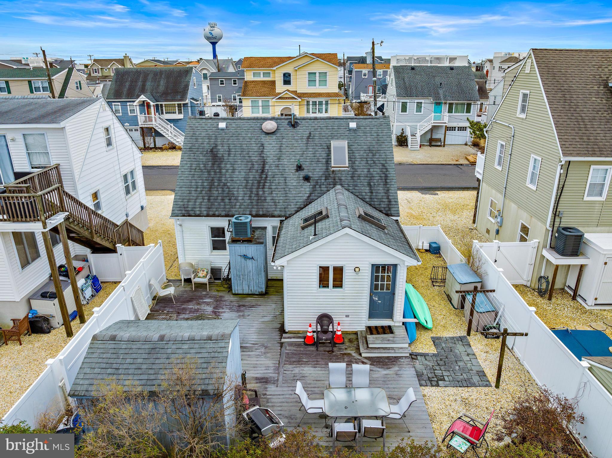 21 W SAIL BOAT LANE