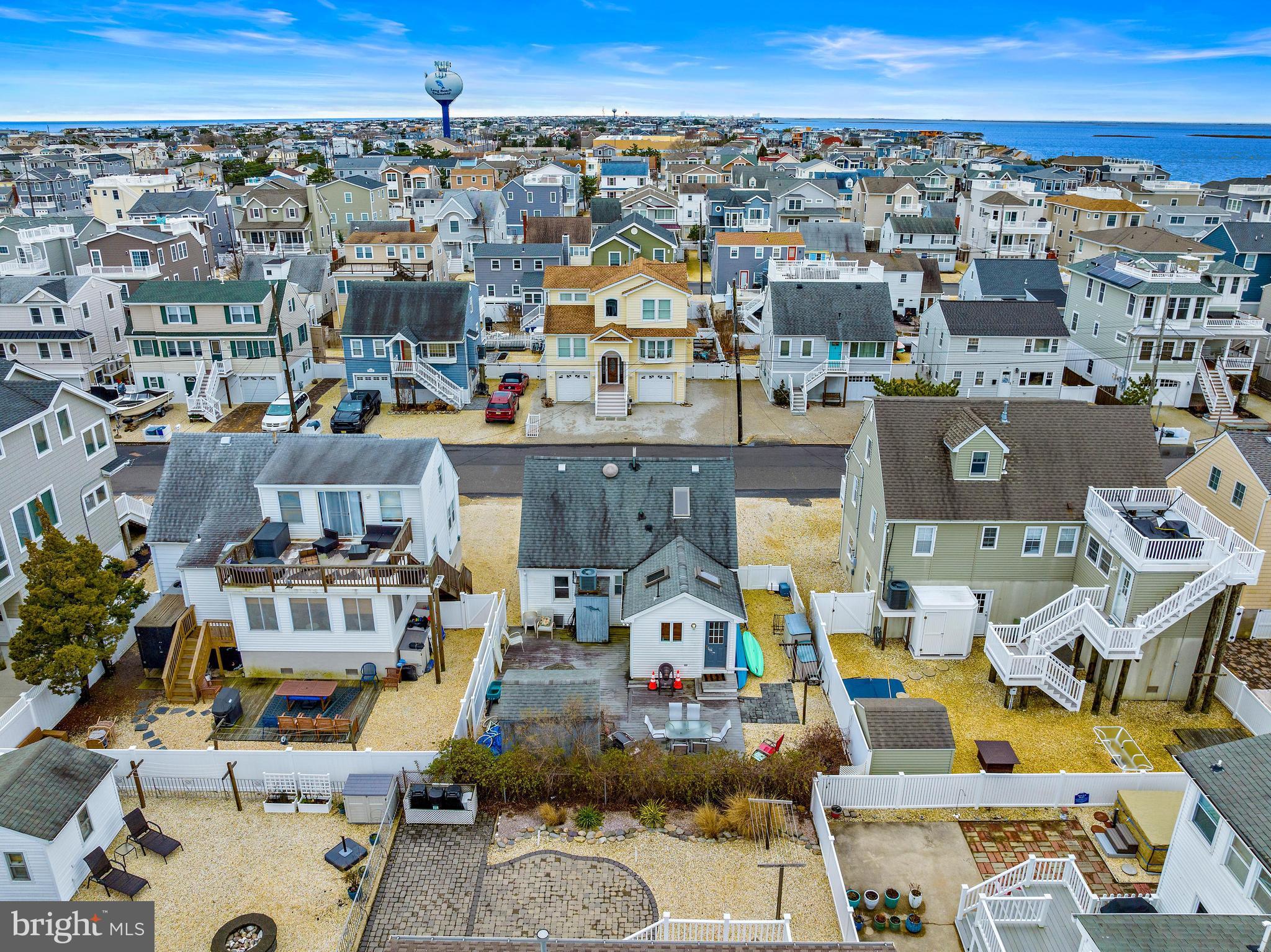 21 W SAIL BOAT LANE