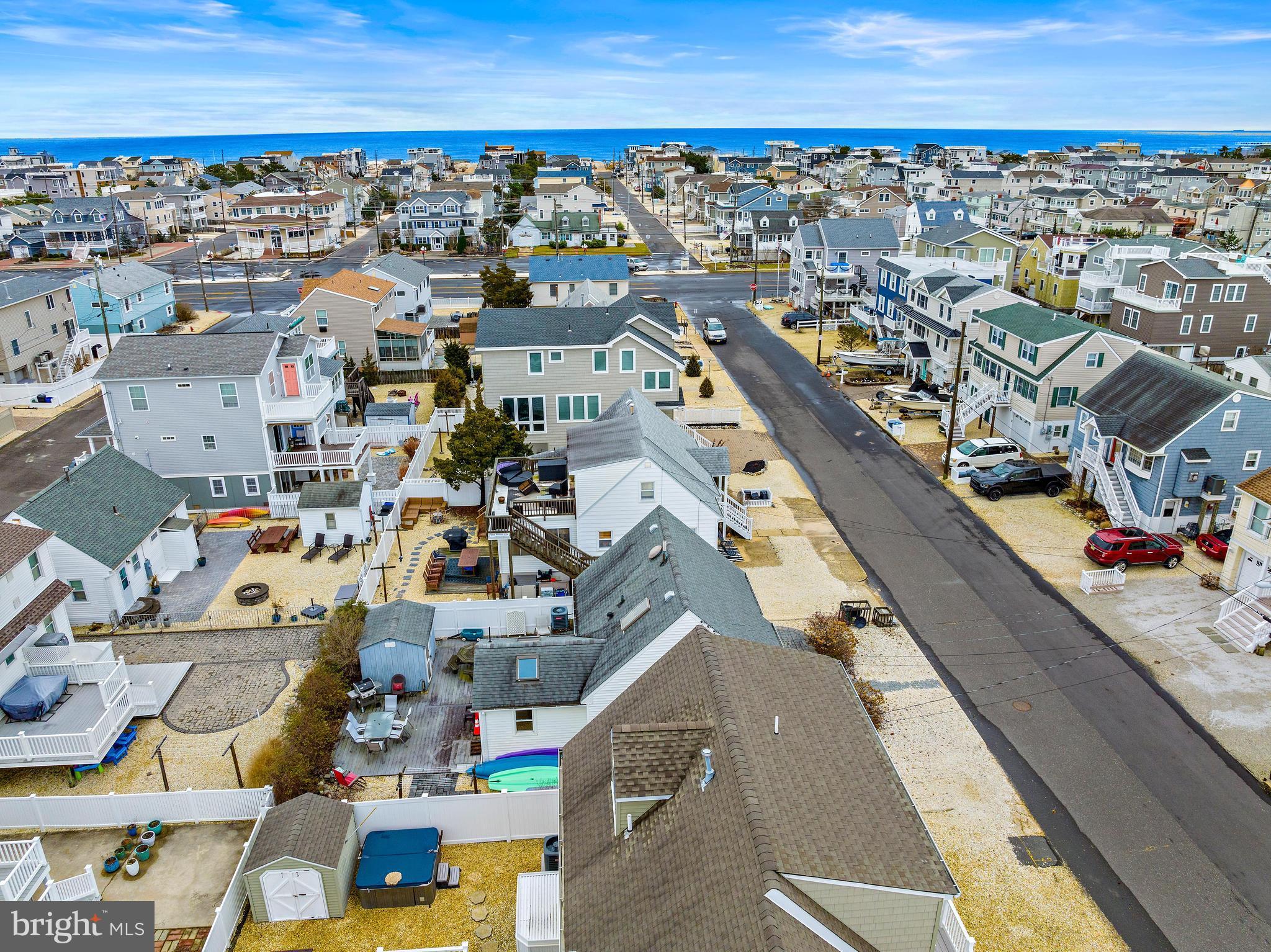 21 W SAIL BOAT LANE