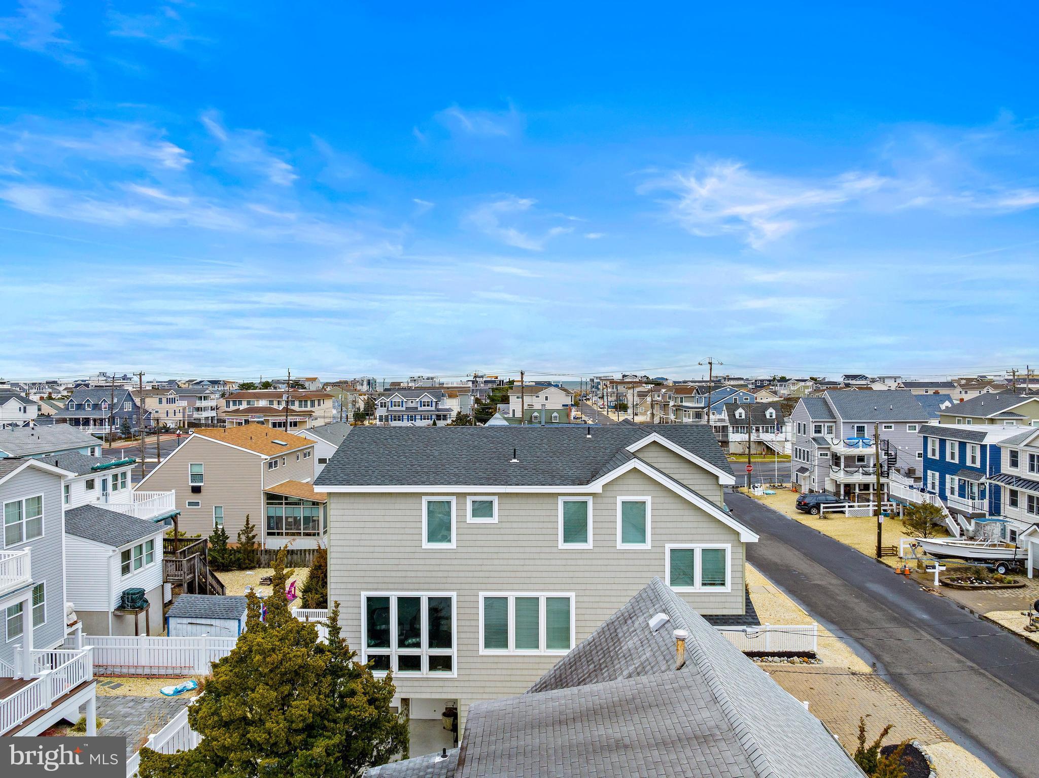 21 W SAIL BOAT LANE