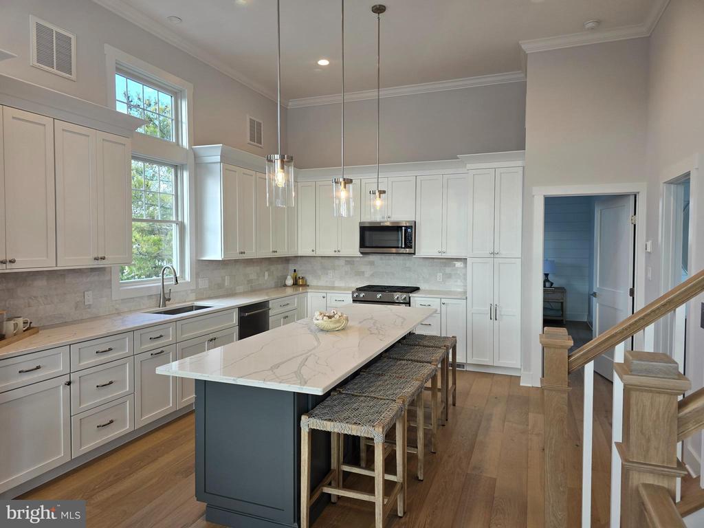 11 W MCKINLEY AVENUE