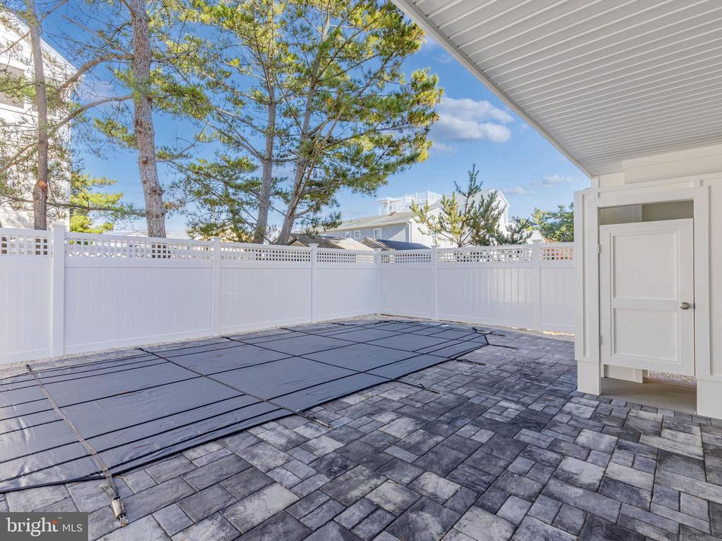 11 W MCKINLEY AVENUE