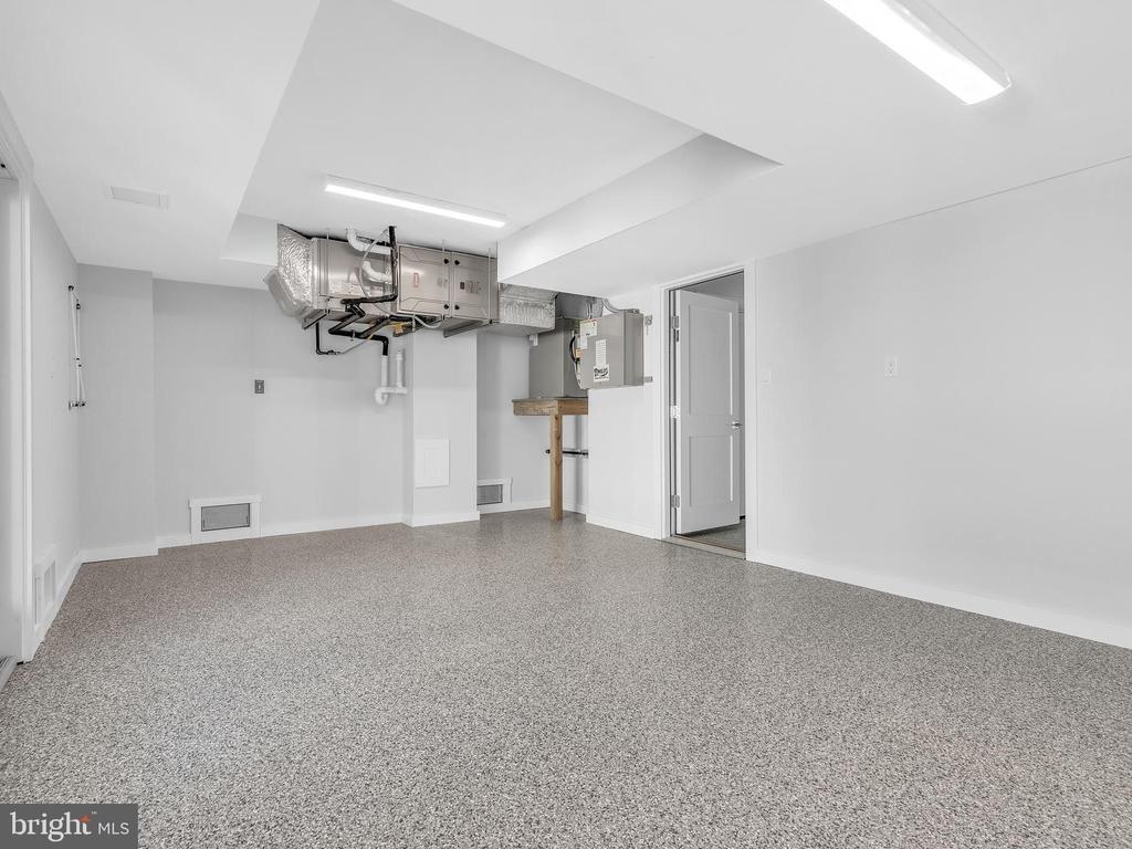 11 W MCKINLEY AVENUE