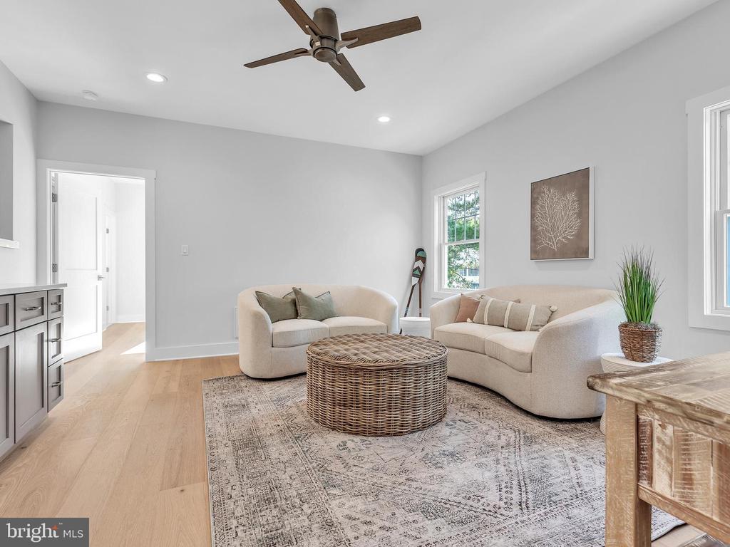 11 W MCKINLEY AVENUE