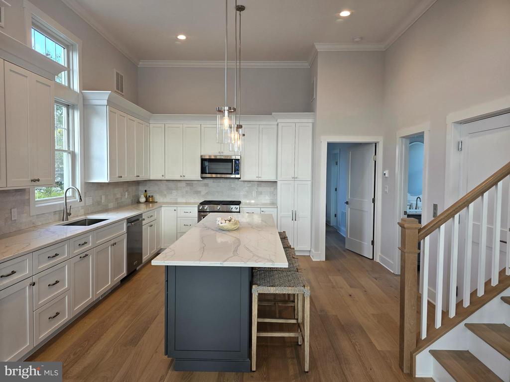11 W MCKINLEY AVENUE