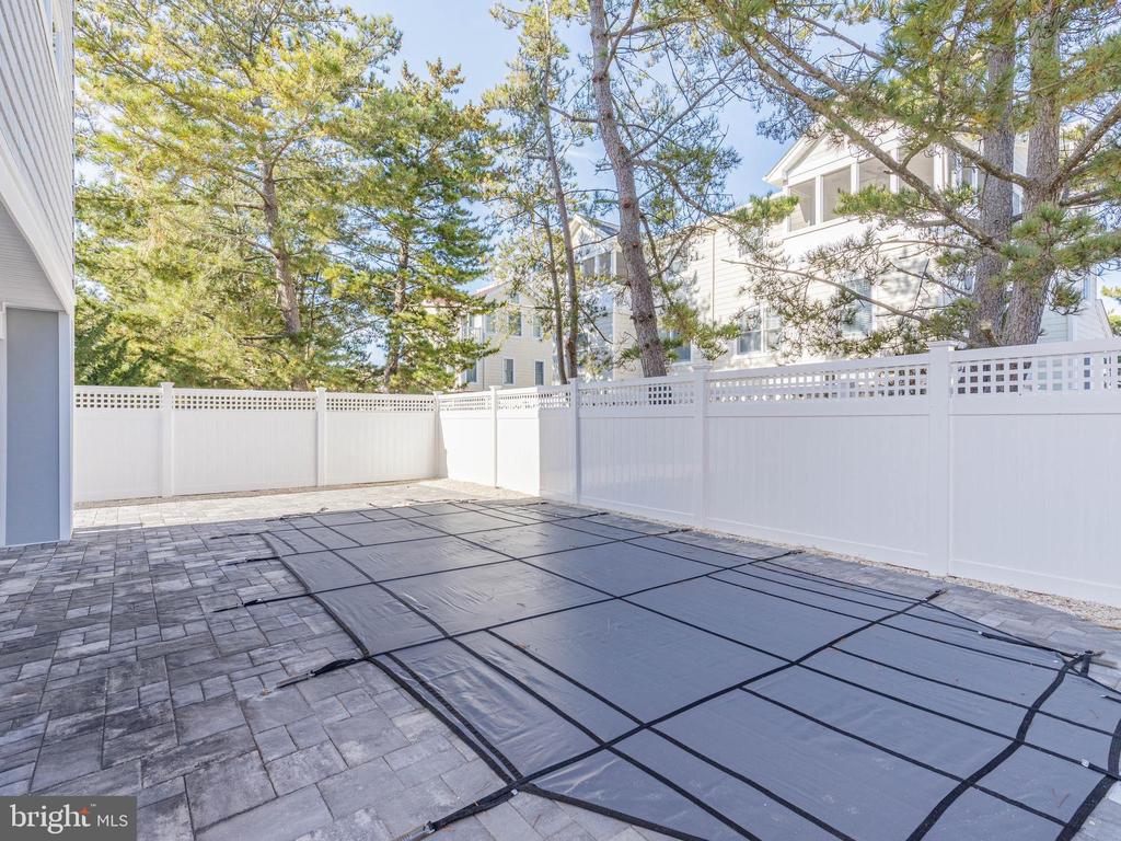 11 W MCKINLEY AVENUE