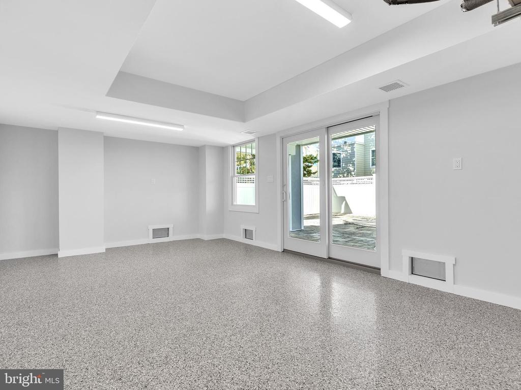 11 W MCKINLEY AVENUE