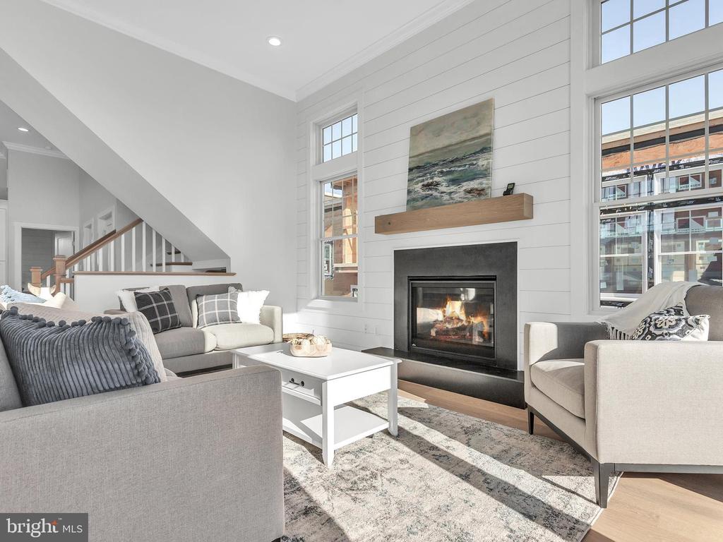 11 W MCKINLEY AVENUE