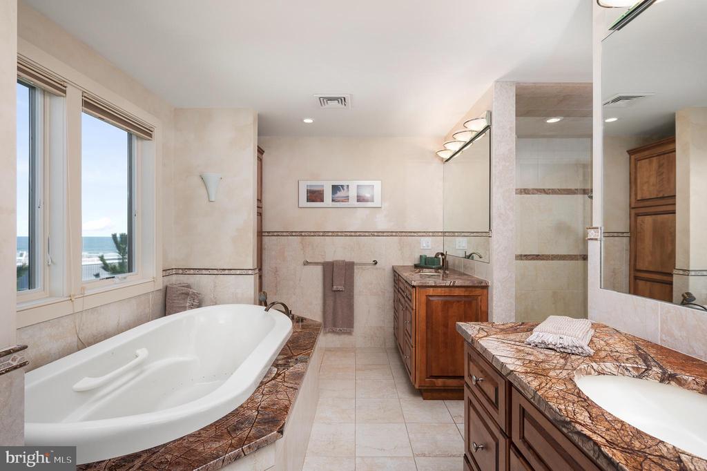 1109-B LONG BEACH BOULEVARD