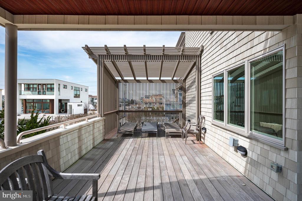 1109-B LONG BEACH BOULEVARD
