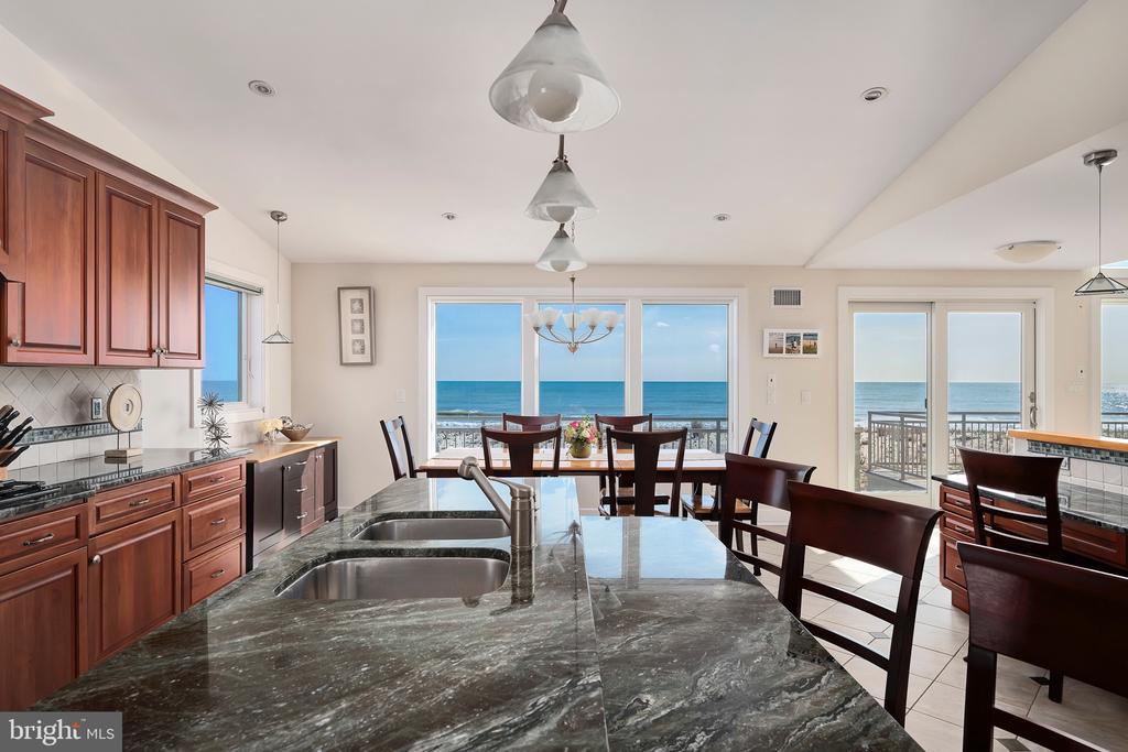 1109-B LONG BEACH BOULEVARD