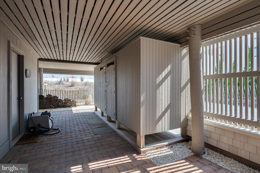 1109-B LONG BEACH BOULEVARD