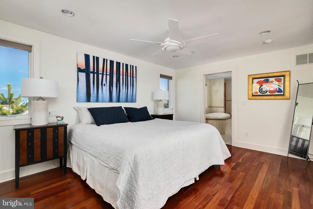 1109-B LONG BEACH BOULEVARD
