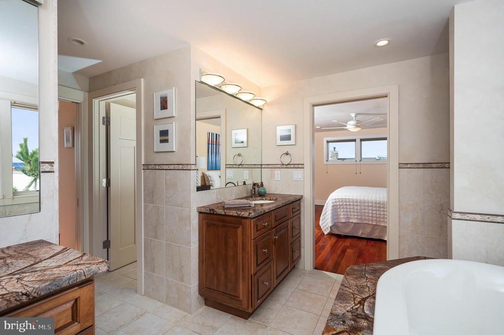1109-B LONG BEACH BOULEVARD