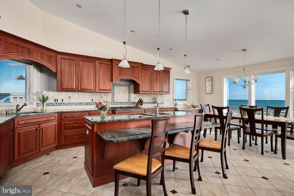1109-B LONG BEACH BOULEVARD