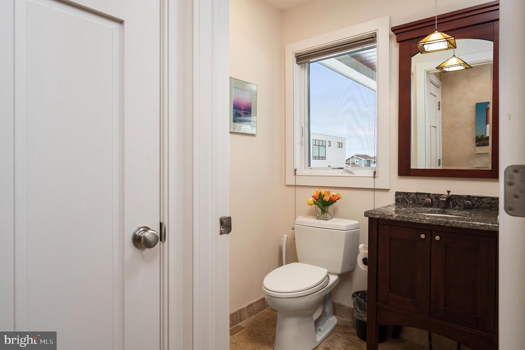 1109-B LONG BEACH BOULEVARD