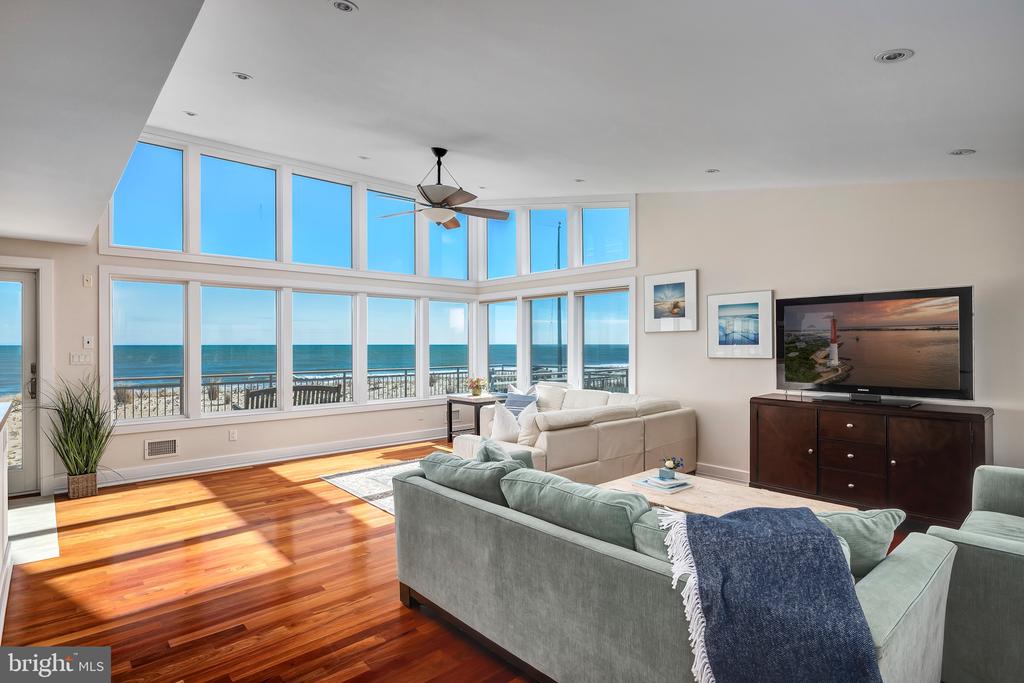 1109-B LONG BEACH BOULEVARD