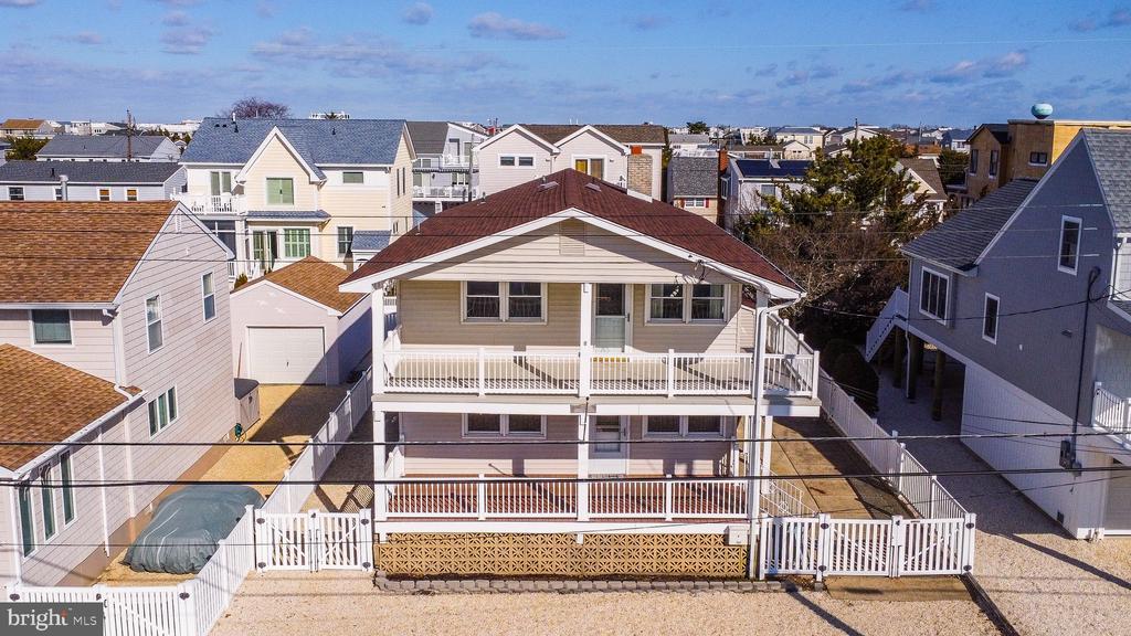 327 N 1ST STREET